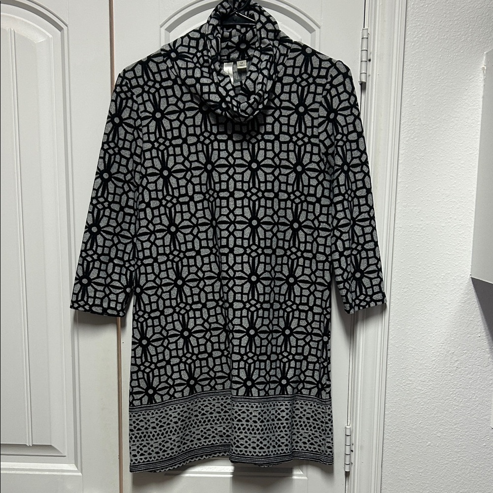 Geometric Black and Gray Tunic
